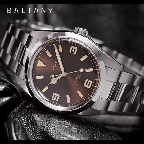 Baltany 復古探險家復刻腕錶，39毫米錶盤，藍寶石水晶玻璃錶鏡，防水深度達200米，3D立體時標，復古男士AR機械腕錶